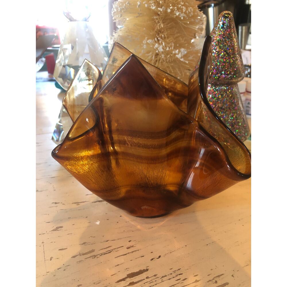Vintage Unmarked Glass Handkerchief Vase 5" Brown